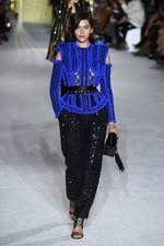 バルマン 2018年春夏コレクション - 程よい抜け感はグラマラスなムードを引き立てる｜写真69