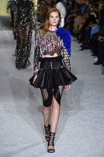 バルマン 2018年春夏コレクション - 程よい抜け感はグラマラスなムードを引き立てる｜写真77