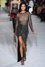 バルマン 2018年春夏コレクション - 程よい抜け感はグラマラスなムードを引き立てる｜写真81