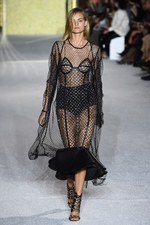 バルマン 2018年春夏コレクション - 程よい抜け感はグラマラスなムードを引き立てる｜写真85