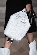 イーチ × アザー 2018年春夏コレクション - 無秩序な集合体は不気味さをはらむパラダイス｜写真14