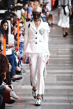 イーチ × アザー 2018年春夏コレクション - 無秩序な集合体は不気味さをはらむパラダイス｜写真39