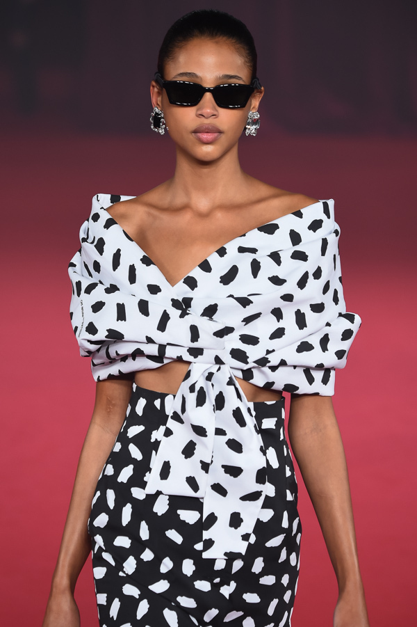 オフ-ホワイト  2018年春夏<span>コレクション</span> - 写真19