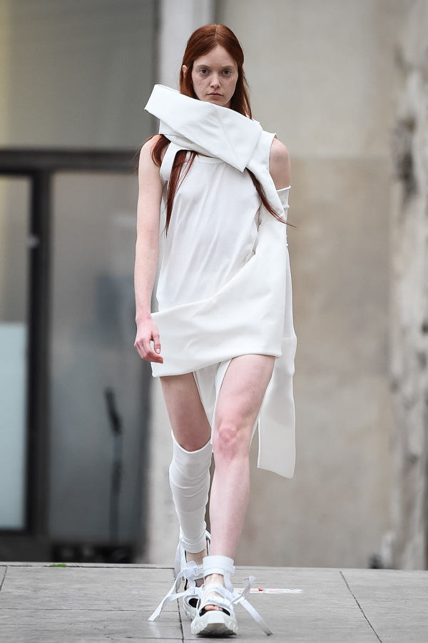 リック・オウエンス(Rick Owens) 2018年春夏ウィメンズコレクション シルエット - 写真1