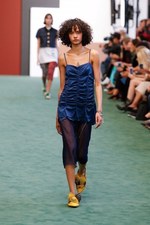 カルヴェン 2018年春夏コレクション - 新生カルヴェンデビューショーは若々しく慎ましく｜写真7