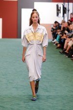 カルヴェン 2018年春夏コレクション - 新生カルヴェンデビューショーは若々しく慎ましく｜写真9