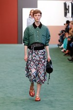 カルヴェン 2018年春夏コレクション - 新生カルヴェンデビューショーは若々しく慎ましく｜写真14