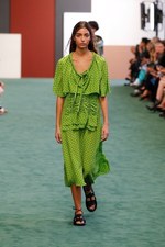 カルヴェン 2018年春夏コレクション - 新生カルヴェンデビューショーは若々しく慎ましく｜写真27