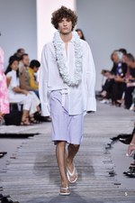 マイケル・コース コレクション 2018年春夏、ペールカラーで表現するトロピカルムード｜写真5