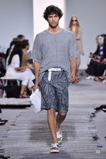 マイケル・コース コレクション 2018年春夏、ペールカラーで表現するトロピカルムード｜写真32