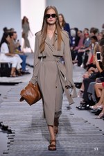 マイケル・コース コレクション 2018年春夏、ペールカラーで表現するトロピカルムード｜写真33