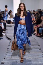 マイケル・コース コレクション 2018年春夏、ペールカラーで表現するトロピカルムード｜写真34