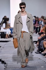 マイケル・コース コレクション 2018年春夏、ペールカラーで表現するトロピカルムード｜写真40