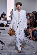 マイケル・コース コレクション 2018年春夏、ペールカラーで表現するトロピカルムード｜写真44