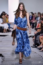 マイケル・コース コレクション 2018年春夏、ペールカラーで表現するトロピカルムード｜写真47