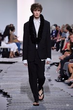 マイケル・コース コレクション 2018年春夏、ペールカラーで表現するトロピカルムード｜写真51