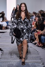 マイケル・コース コレクション 2018年春夏、ペールカラーで表現するトロピカルムード｜写真57