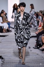 マイケル・コース コレクション 2018年春夏、ペールカラーで表現するトロピカルムード｜写真61