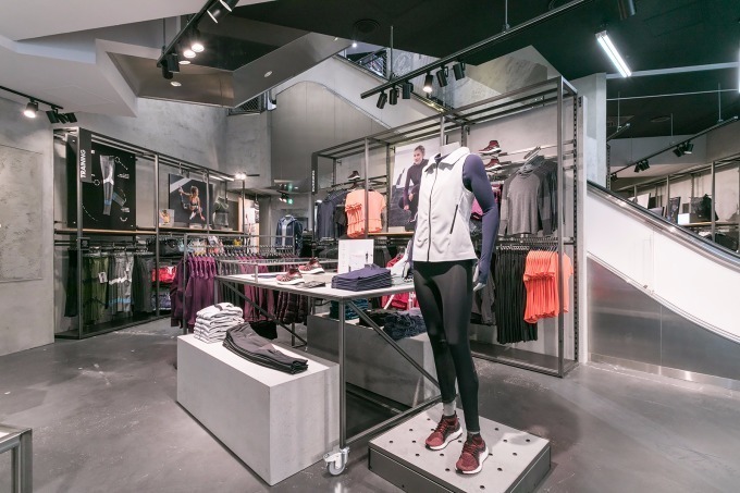 アディダス(adidas) アディダス ブランドコアストア新宿｜写真12