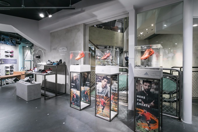 アディダス(adidas) アディダス ブランドコアストア新宿｜写真14