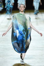 イッセイミヤケ 2018年春夏コレクション - アイスランドへの愛を朧気な記憶で手繰り寄せて｜写真28