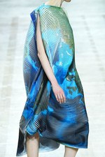 イッセイミヤケ 2018年春夏コレクション - アイスランドへの愛を朧気な記憶で手繰り寄せて｜写真29