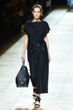 イッセイミヤケ 2018年春夏コレクション - アイスランドへの愛を朧気な記憶で手繰り寄せて｜写真39