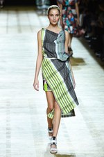 イッセイミヤケ 2018年春夏コレクション - アイスランドへの愛を朧気な記憶で手繰り寄せて｜写真45