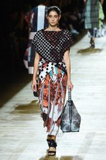 イッセイミヤケ 2018年春夏コレクション - アイスランドへの愛を朧気な記憶で手繰り寄せて｜写真51