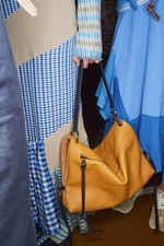 ロエベ 2018年春夏ウィメンズコレクション -  アートピースを探しに旅するロエベウーマン｜写真66