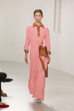 ロエベ 2018年春夏ウィメンズコレクション -  アートピースを探しに旅するロエベウーマン｜写真7