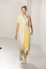 ロエベ 2018年春夏ウィメンズコレクション -  アートピースを探しに旅するロエベウーマン｜写真9