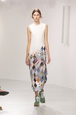 ロエベ 2018年春夏ウィメンズコレクション -  アートピースを探しに旅するロエベウーマン｜写真21