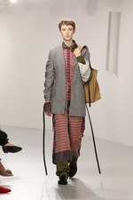 ロエベ 2018年春夏ウィメンズコレクション -  アートピースを探しに旅するロエベウーマン｜写真36