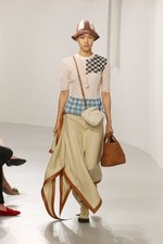 ロエベ 2018年春夏ウィメンズコレクション -  アートピースを探しに旅するロエベウーマン｜写真41