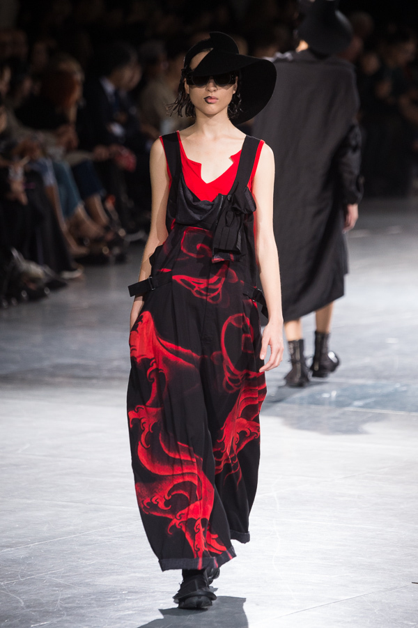 ヨウジヤマモト(Yohji Yamamoto) 2018年春夏ウィメンズコレクション  - 写真42