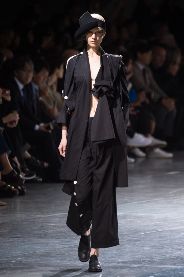 ヨウジヤマモト(Yohji Yamamoto) 2018年春夏ウィメンズコレクション  - 写真4