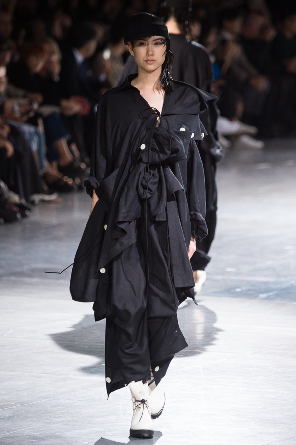 ヨウジヤマモト(Yohji Yamamoto) 2018年春夏ウィメンズコレクション  - 写真5