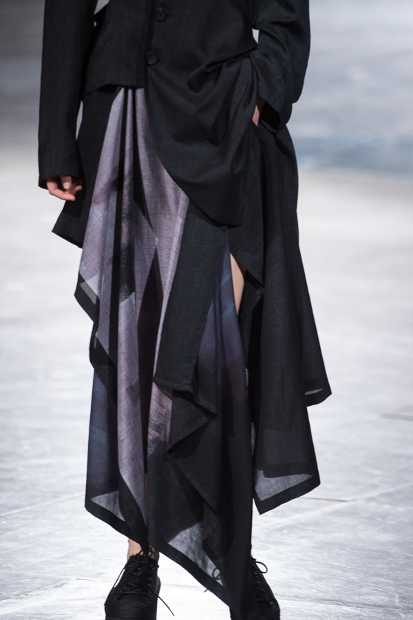 ヨウジヤマモト(Yohji Yamamoto) 2018年春夏ウィメンズコレクション  - 写真24