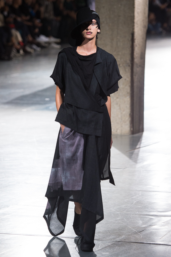 ヨウジヤマモト(Yohji Yamamoto) 2018年春夏ウィメンズコレクション  - 写真25