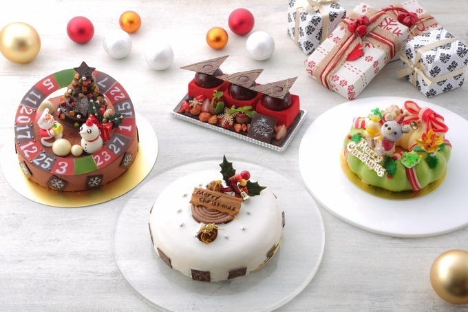 ロイヤルパークホテルのクリスマスケーキ クマやジンジャーマンを飾り付けた リース 型のケーキ ファッションプレス
