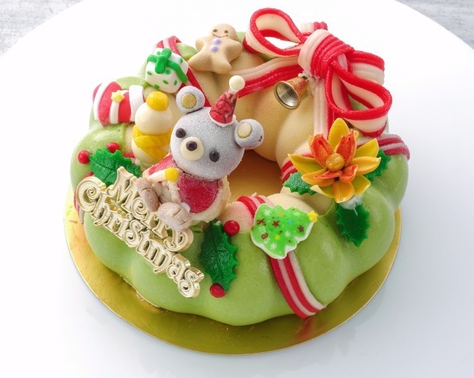 ロイヤルパークホテルのクリスマスケーキ - クマやジンジャーマンを飾り付けた”リース”型のケーキ｜写真4