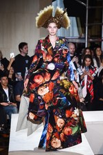 コム デ ギャルソン 2018年春夏コレクション - 様々な才能を集めて作る、洋服の新しい形｜写真1