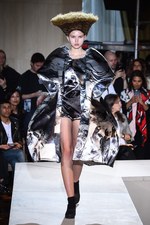 コム デ ギャルソン 2018年春夏コレクション - 様々な才能を集めて作る、洋服の新しい形｜写真4