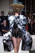 コム デ ギャルソン 2018年春夏コレクション - 様々な才能を集めて作る、洋服の新しい形｜写真6