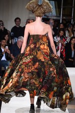 コム デ ギャルソン 2018年春夏コレクション - 様々な才能を集めて作る、洋服の新しい形｜写真15