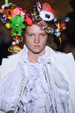 コム デ ギャルソン 2018年春夏コレクション - 様々な才能を集めて作る、洋服の新しい形｜写真19