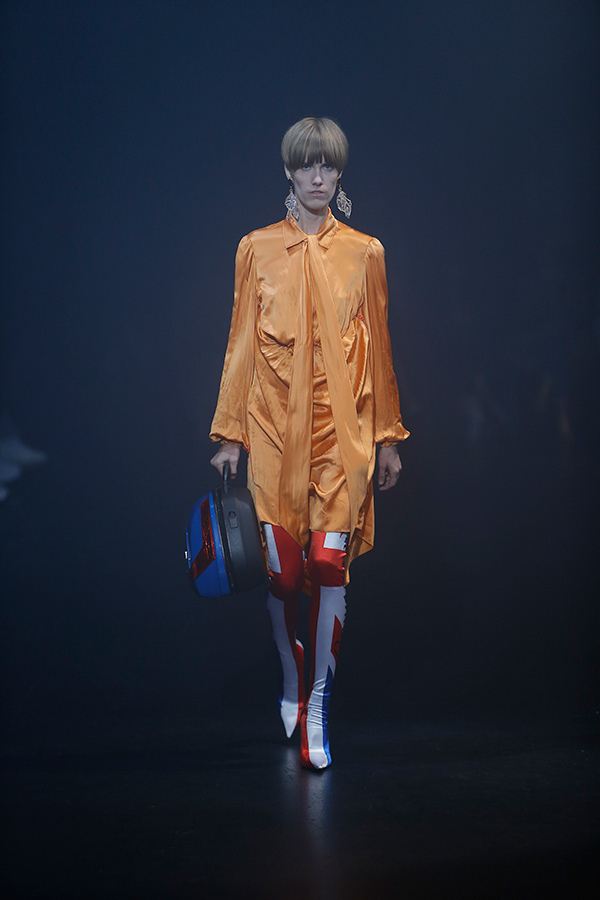 バレンシアガ(BALENCIAGA) 2018年春夏ウィメンズコレクション  - 写真37