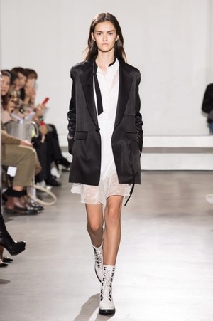 オリヴィエ ティスケンス(OLIVIER THEYSKENS) 2018年春夏ウィメンズコレクション  - 写真22