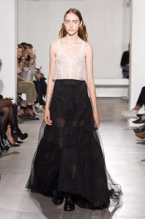 オリヴィエ ティスケンス(OLIVIER THEYSKENS) 2018年春夏ウィメンズコレクション  - 写真32